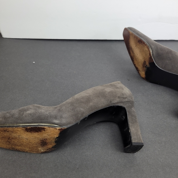 Stuart Weitzman Grey Suede heels 7 - Picture 4 of 9